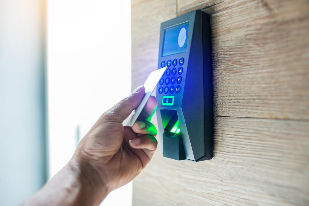 Top 5 Features to Look for in a Door Access Control System