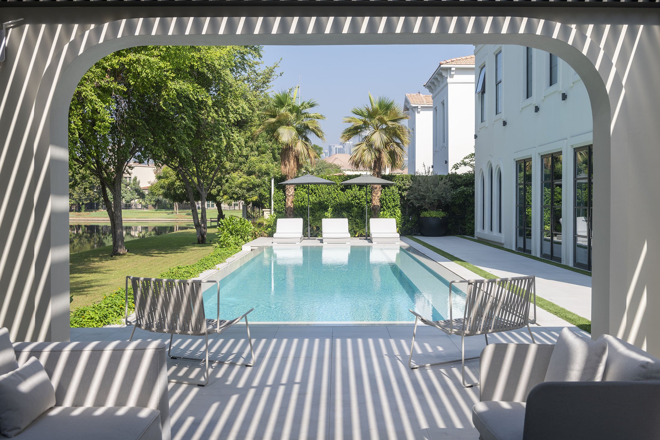 5 Must-Have Features in Modern Landscape Design
